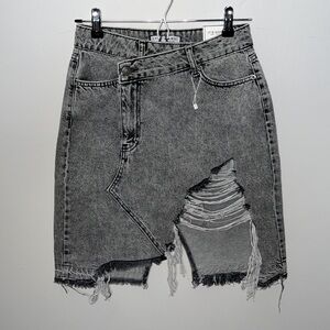 NWT! It’s Basic Gray Acid Wash Distressed Mini Skirt M